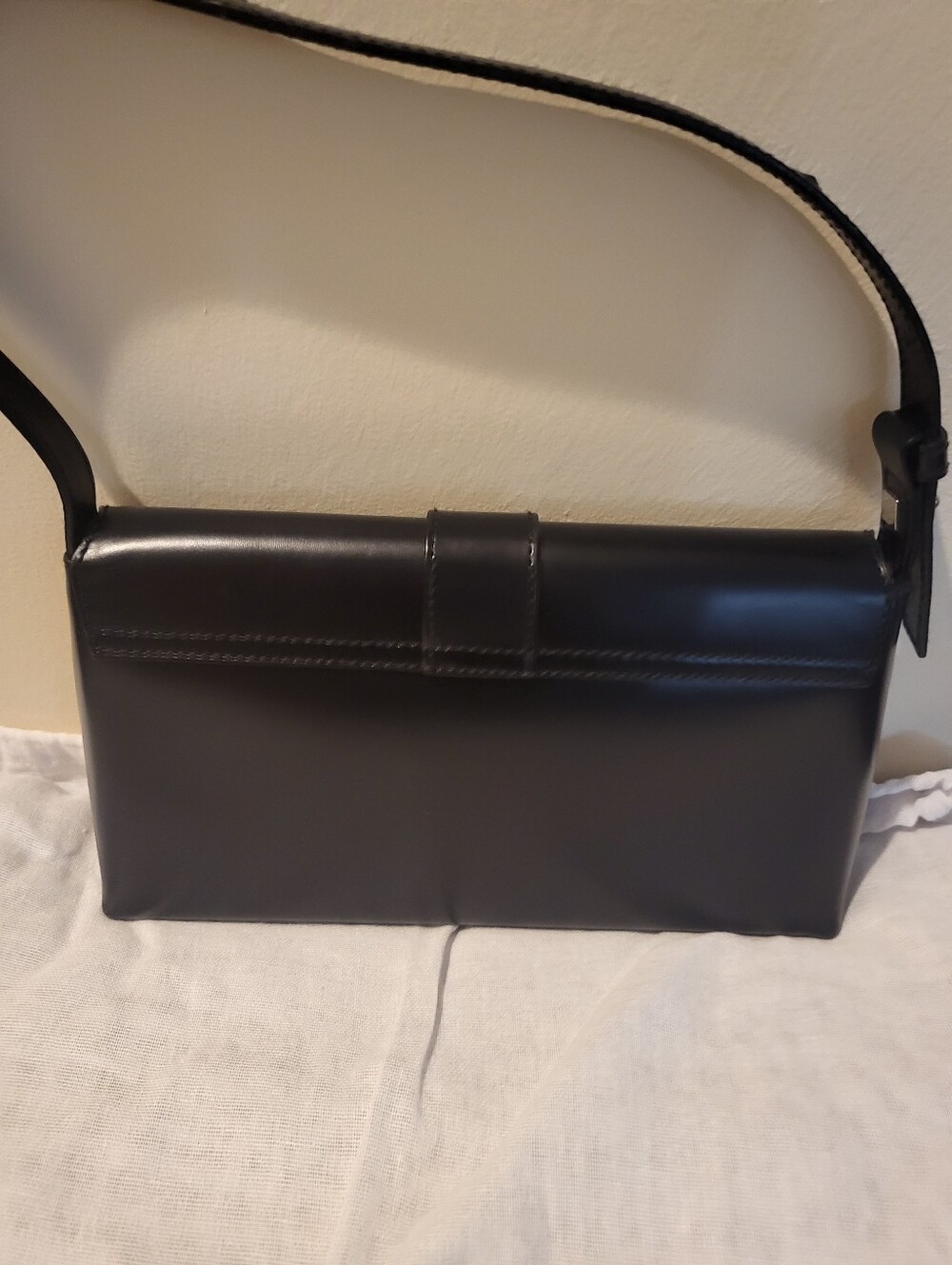 Salvatore Ferragamo Black Leather Logo Bag - Picture 2 of 14
